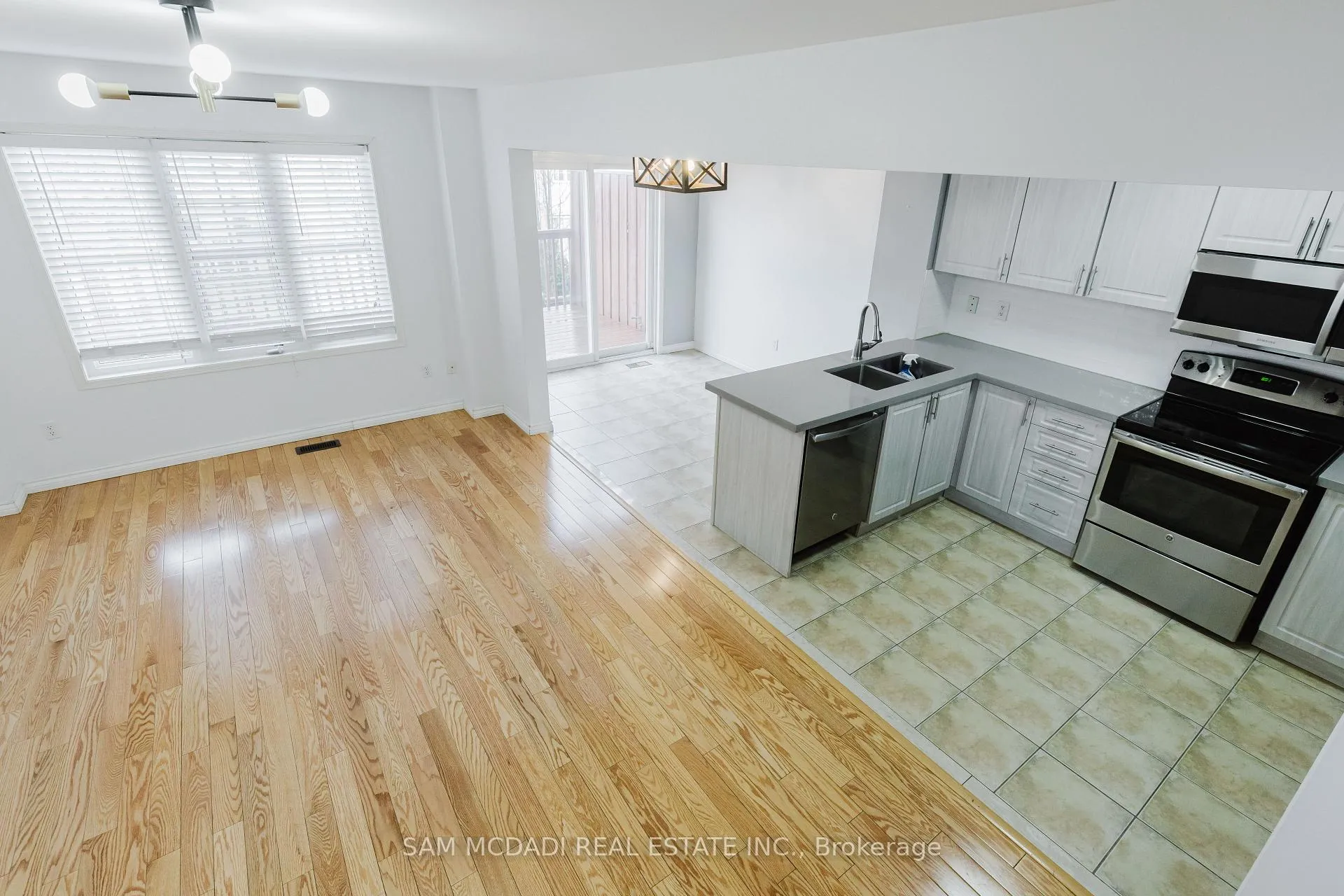 Photo 10 of 1260 Lamont Crescent, Milton, Clarke — HOMEH