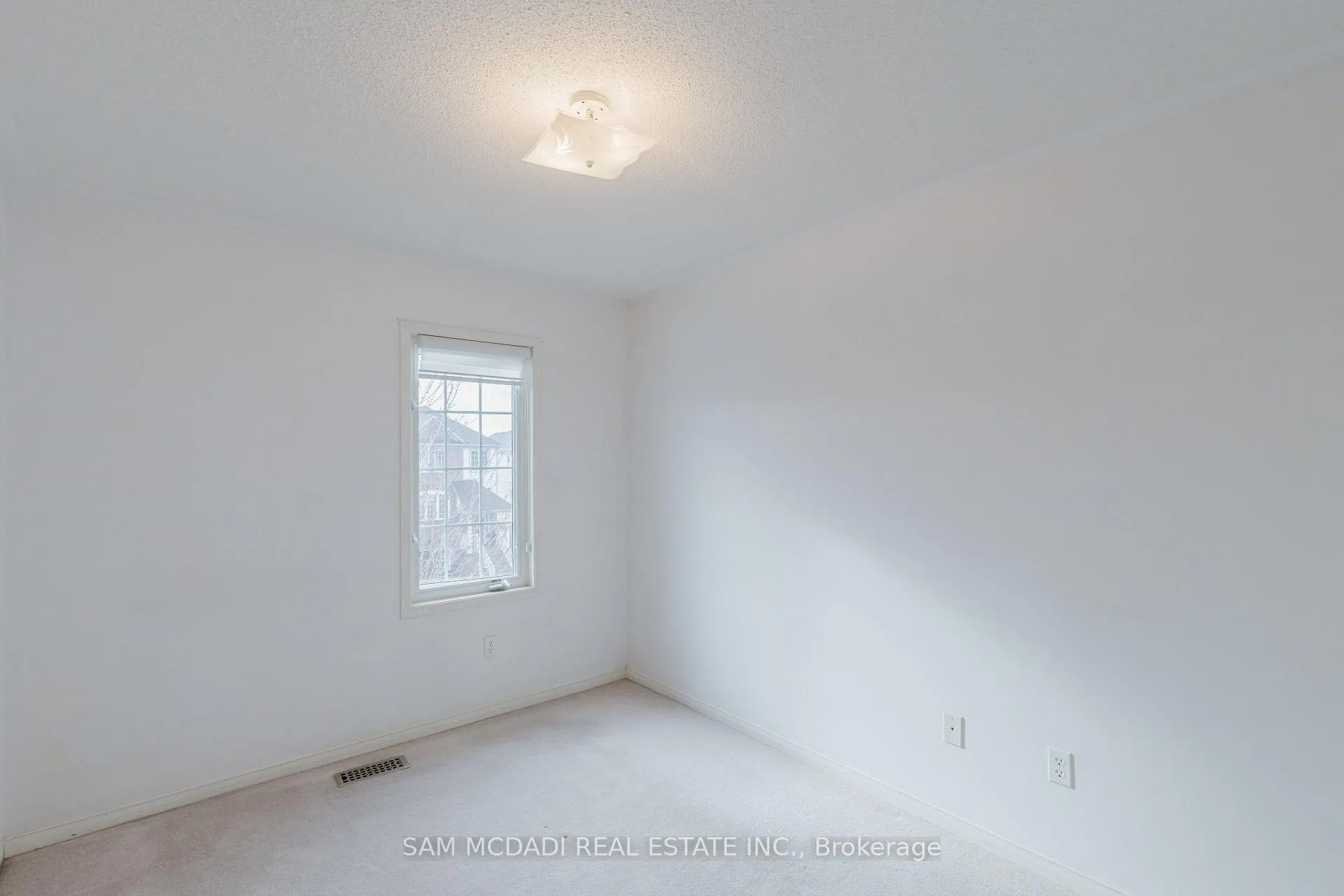 Photo 18 of 1260 Lamont Crescent, Milton, Clarke — HOMEH