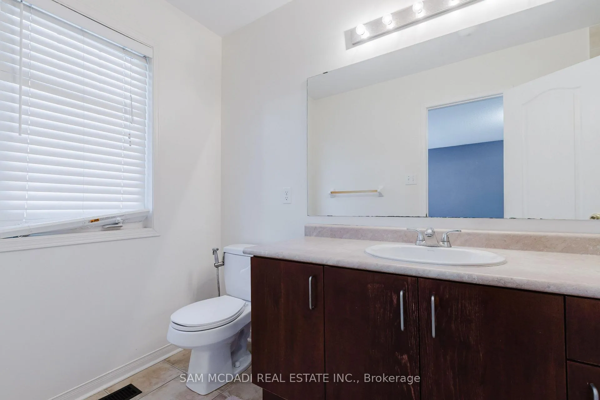 Photo 23 of 1260 Lamont Crescent, Milton, Clarke — HOMEH