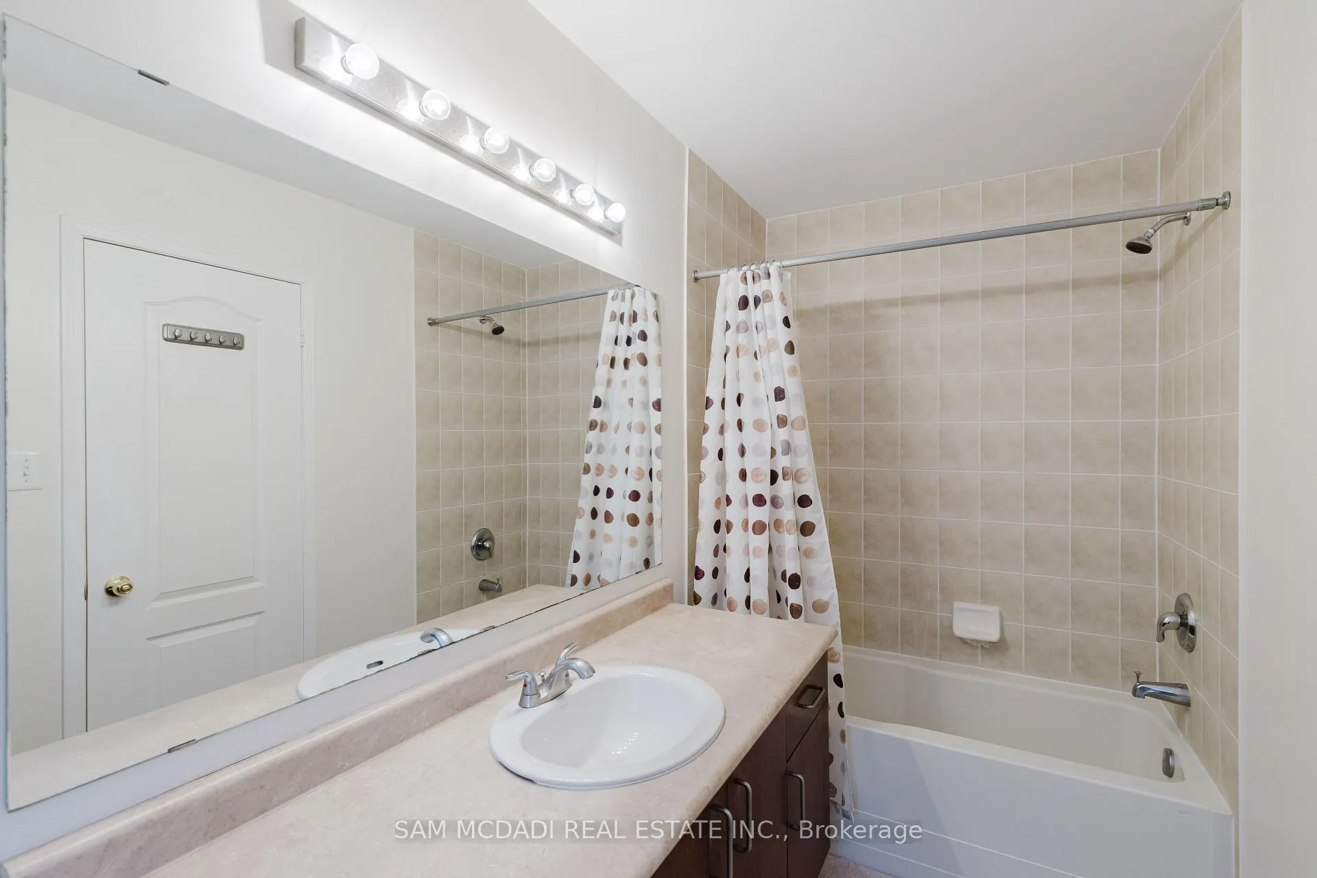 Photo 24 of 1260 Lamont Crescent, Milton, Clarke — HOMEH