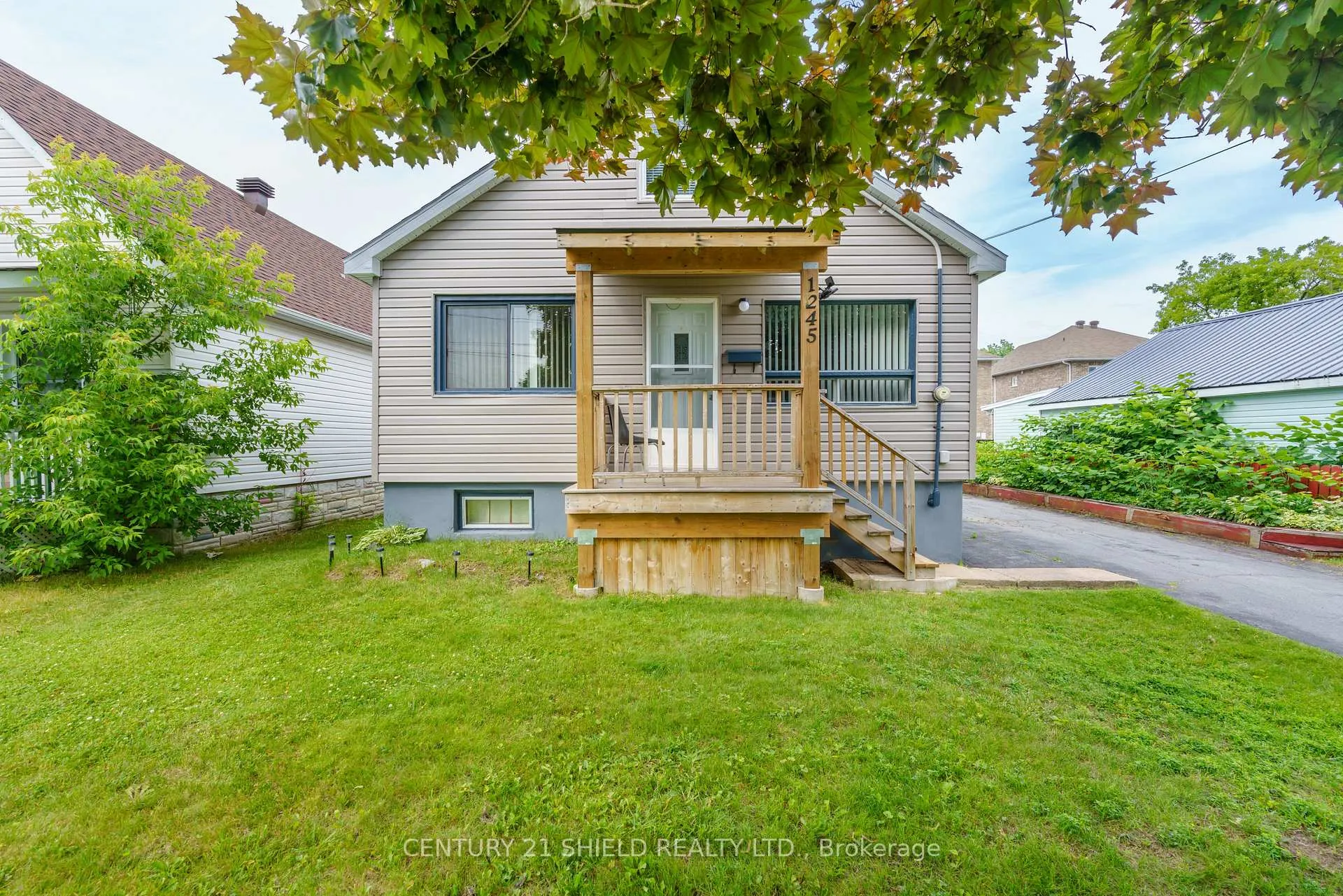 Photo 1 of 1245 Notre Dame Street W, Cornwall, Cornwall — HOMEH
