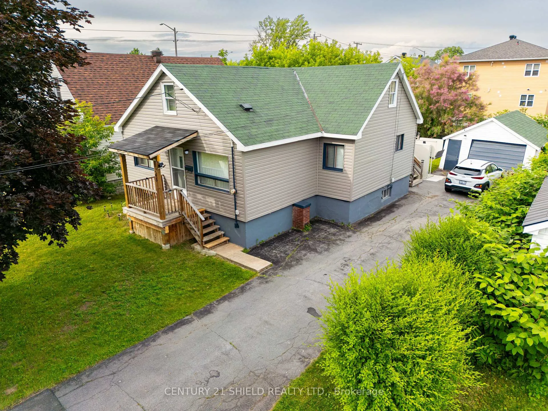 Photo 2 of 1245 Notre Dame Street W, Cornwall, Cornwall — HOMEH