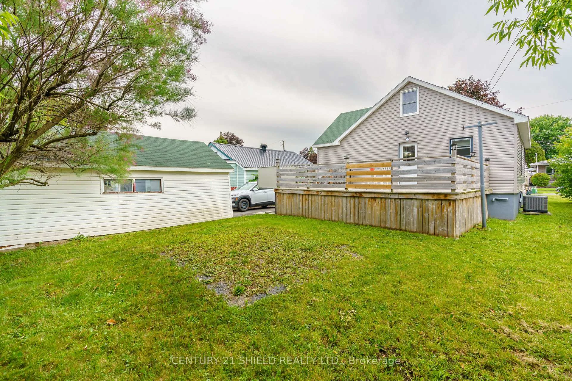 Photo 8 of 1245 Notre Dame Street W, Cornwall, Cornwall — HOMEH