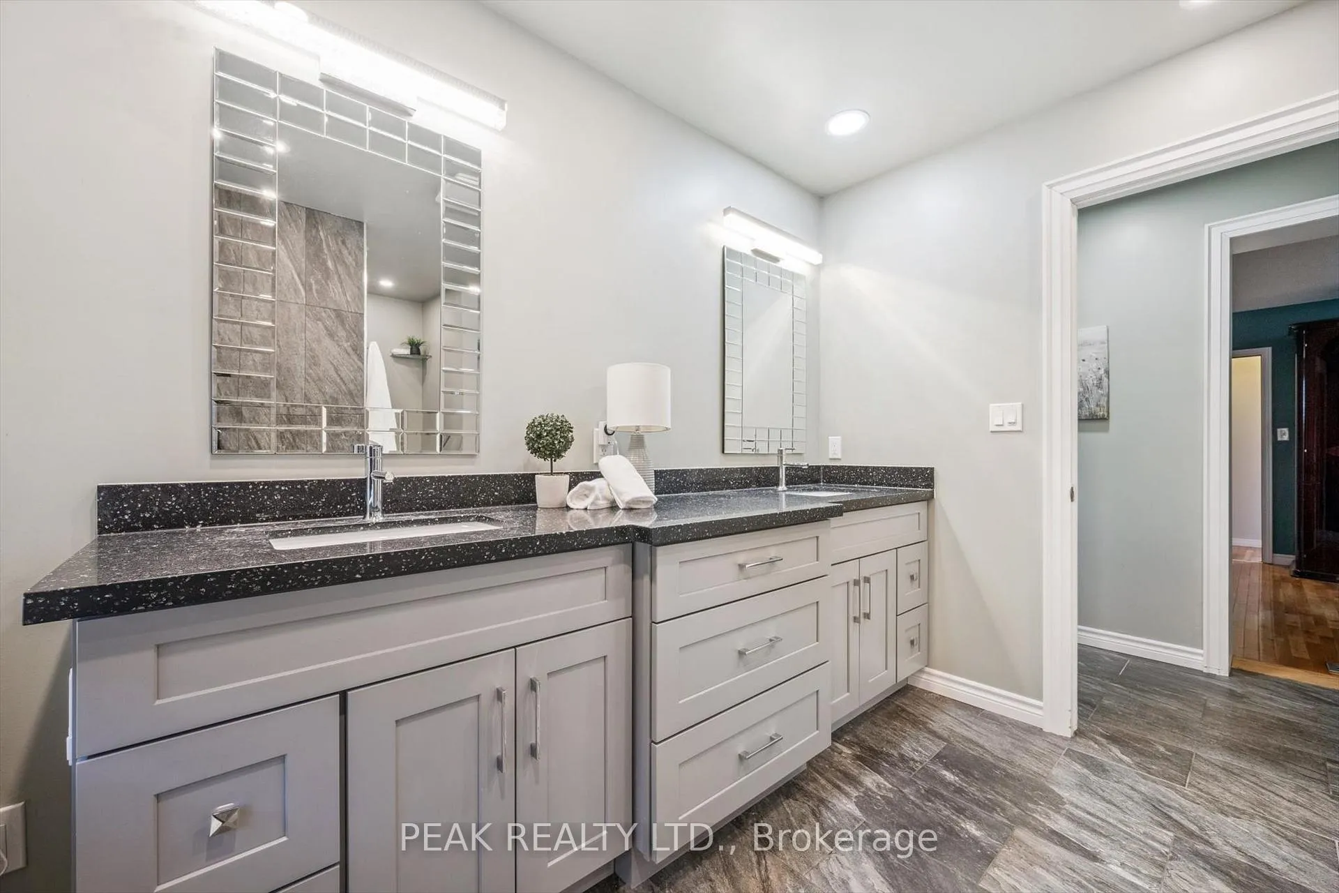Photo 20 of 120 Lorraine Avenue, Waterloo — HOMEH