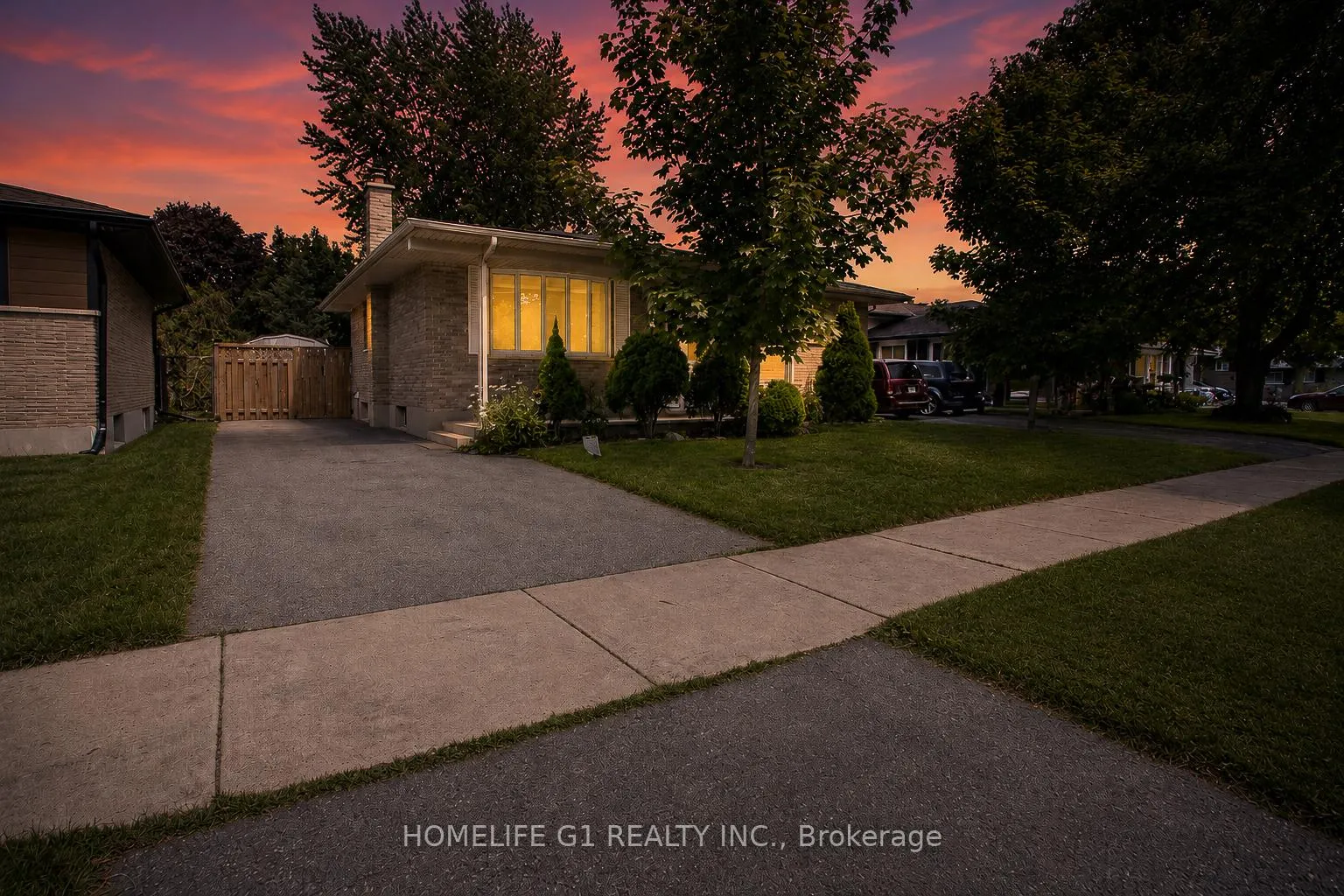 Photo 2 of 409 Hudson Drive, London, East I — HOMEH
