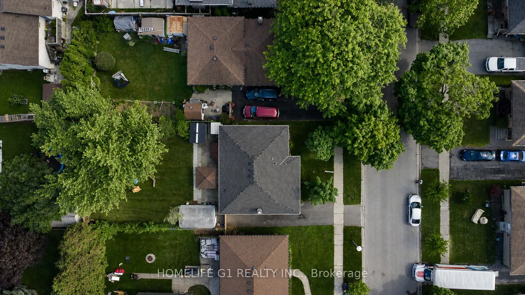 Photo 3 of 409 Hudson Drive, London, East I — HOMEH