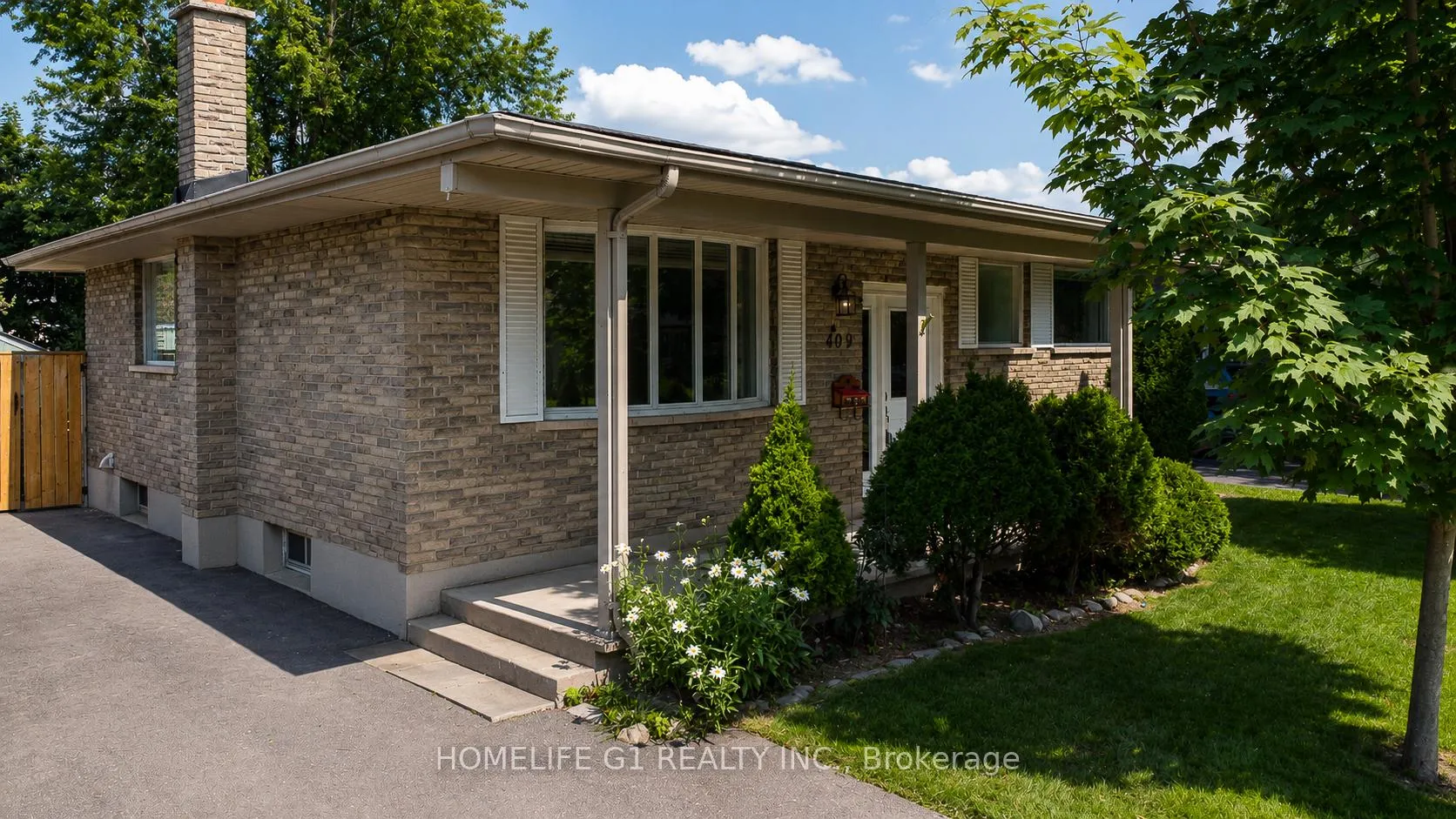 Photo 5 of 409 Hudson Drive, London, East I — HOMEH