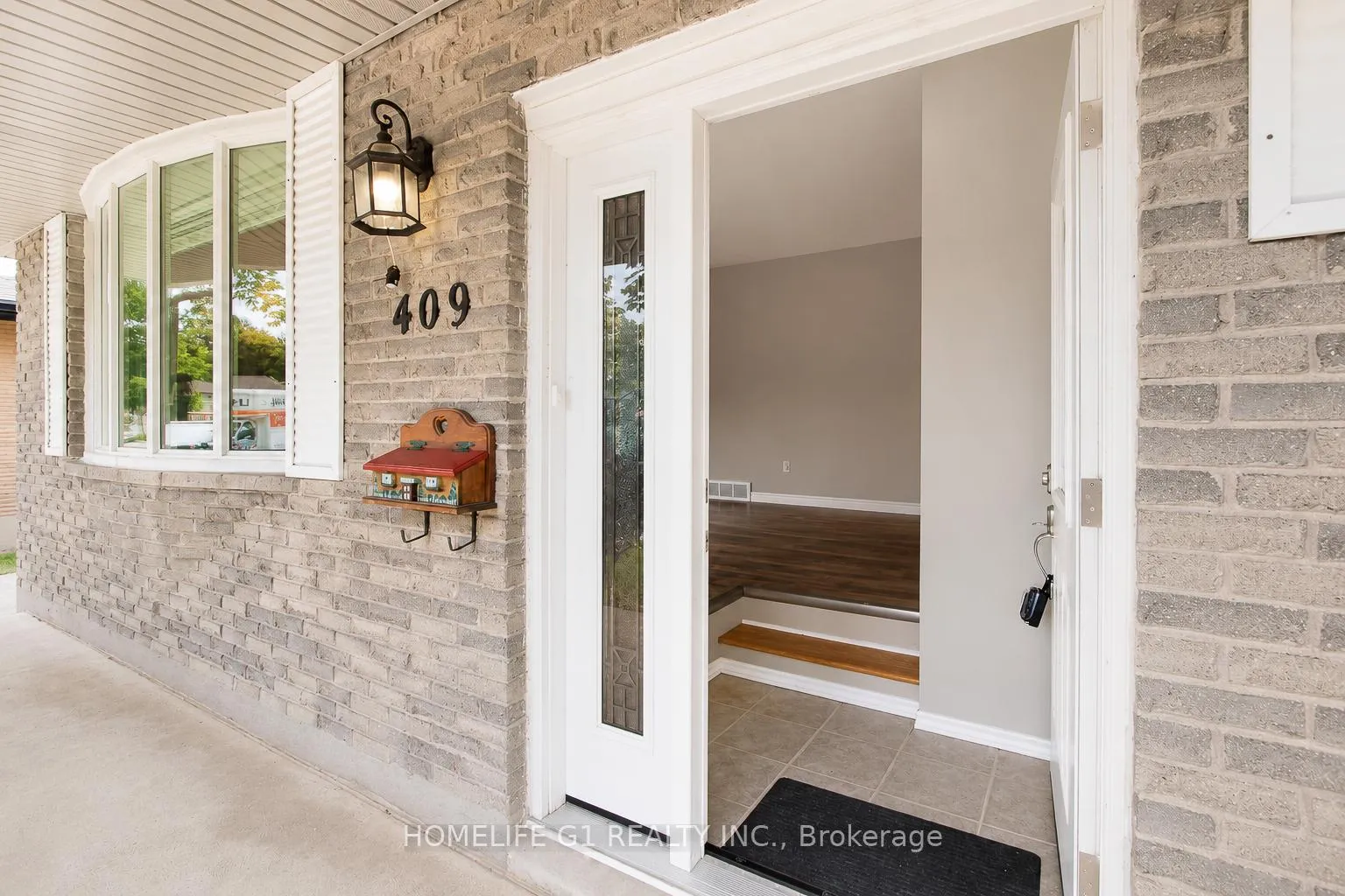 Photo 8 of 409 Hudson Drive, London, East I — HOMEH