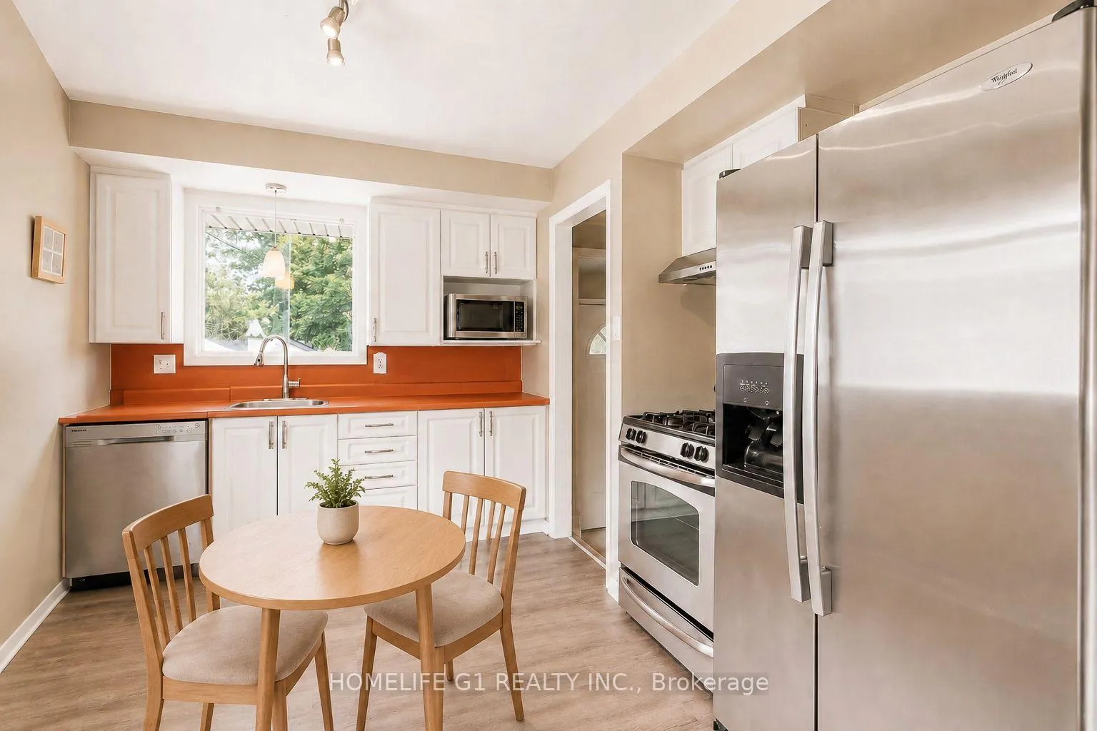 Photo 14 of 409 Hudson Drive, London, East I — HOMEH