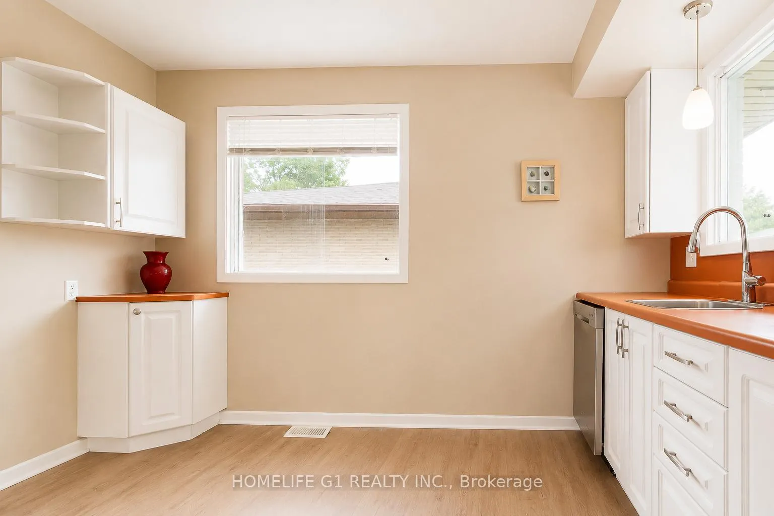 Photo 16 of 409 Hudson Drive, London, East I — HOMEH