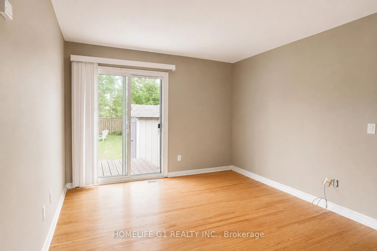 Photo 21 of 409 Hudson Drive, London, East I — HOMEH
