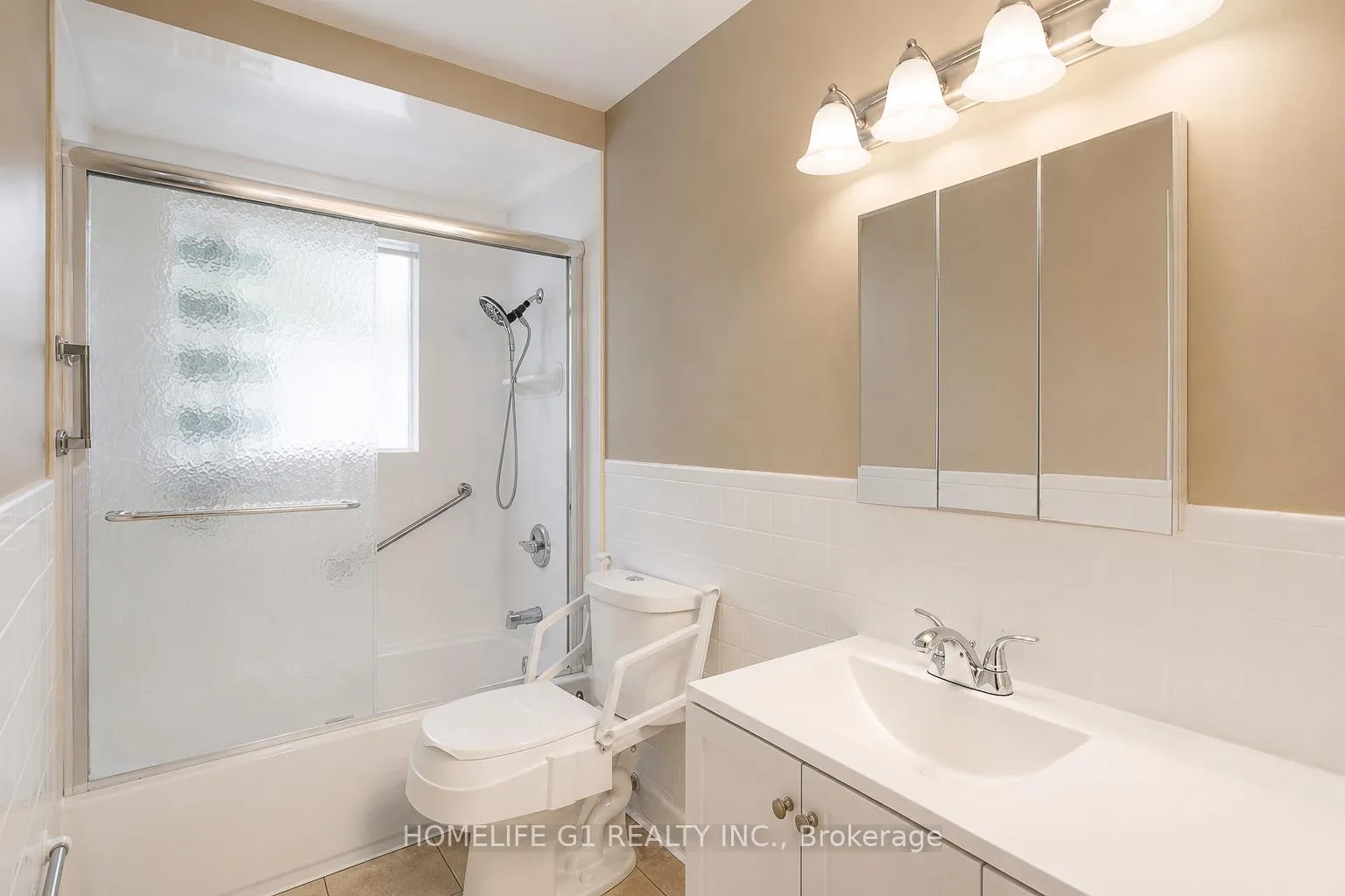 Photo 24 of 409 Hudson Drive, London, East I — HOMEH