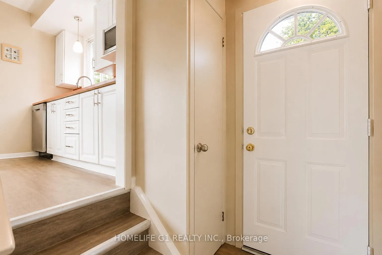Photo 25 of 409 Hudson Drive, London, East I — HOMEH