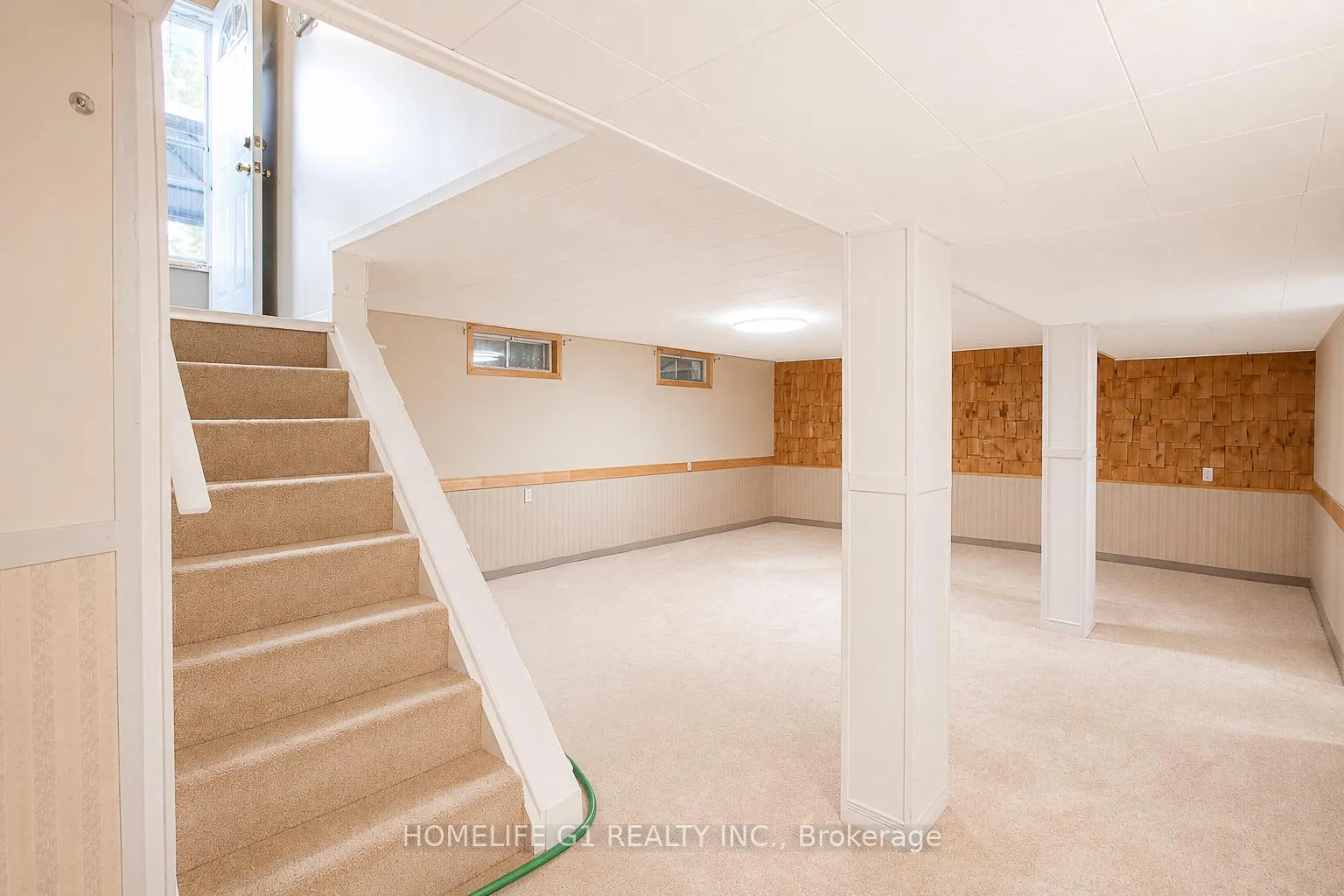 Photo 26 of 409 Hudson Drive, London, East I — HOMEH