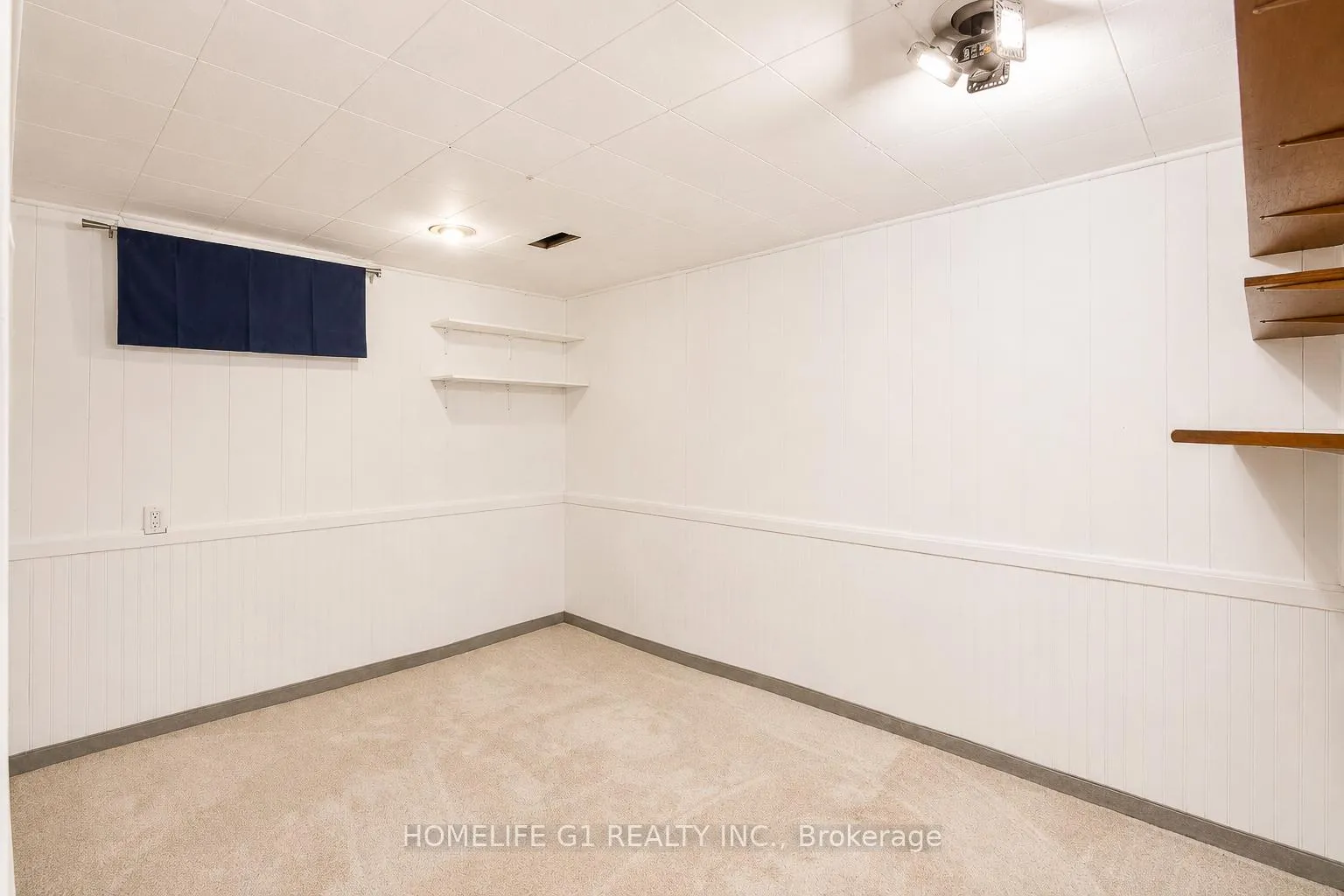 Photo 32 of 409 Hudson Drive, London, East I — HOMEH