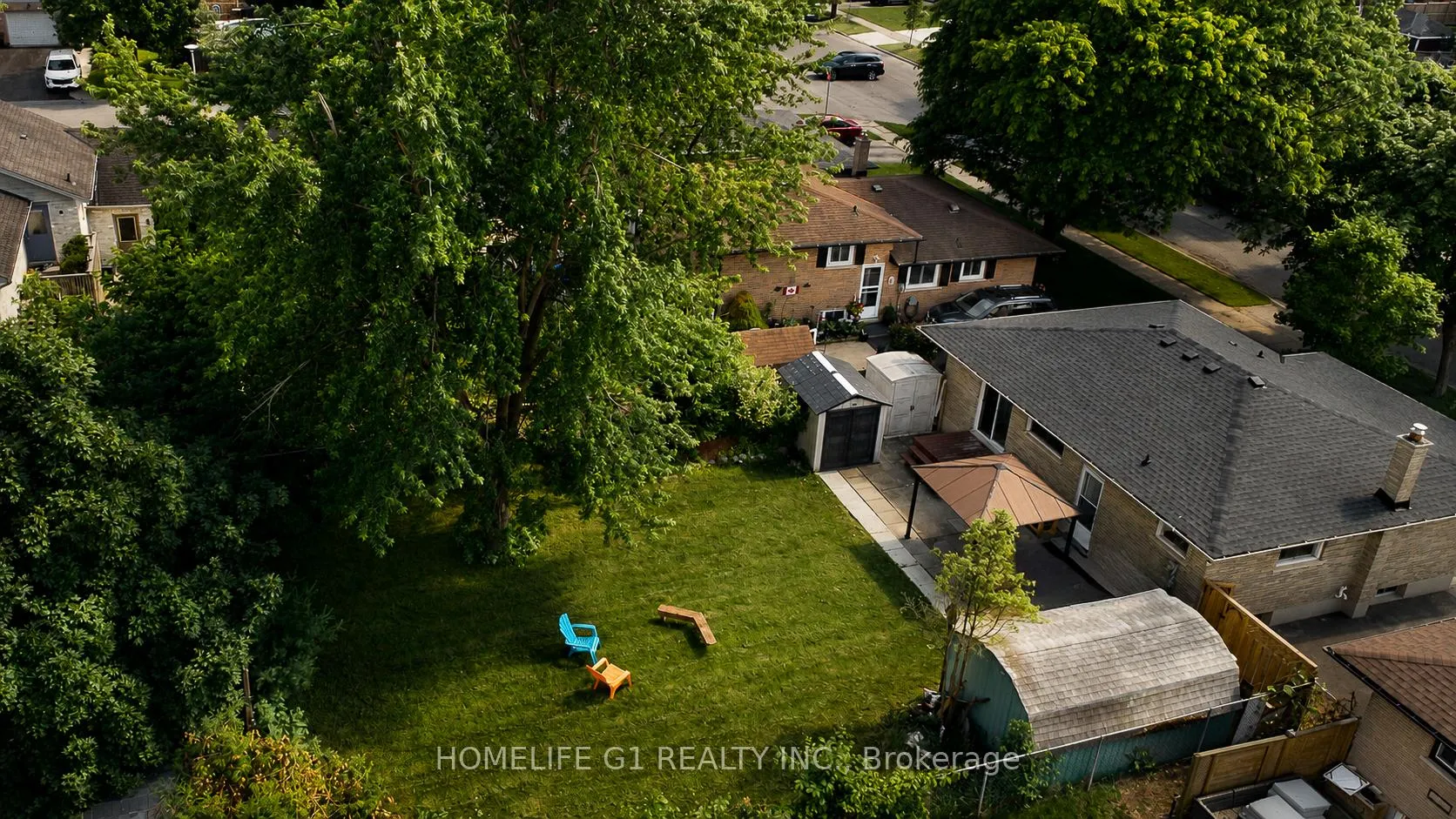 Photo 37 of 409 Hudson Drive, London, East I — HOMEH