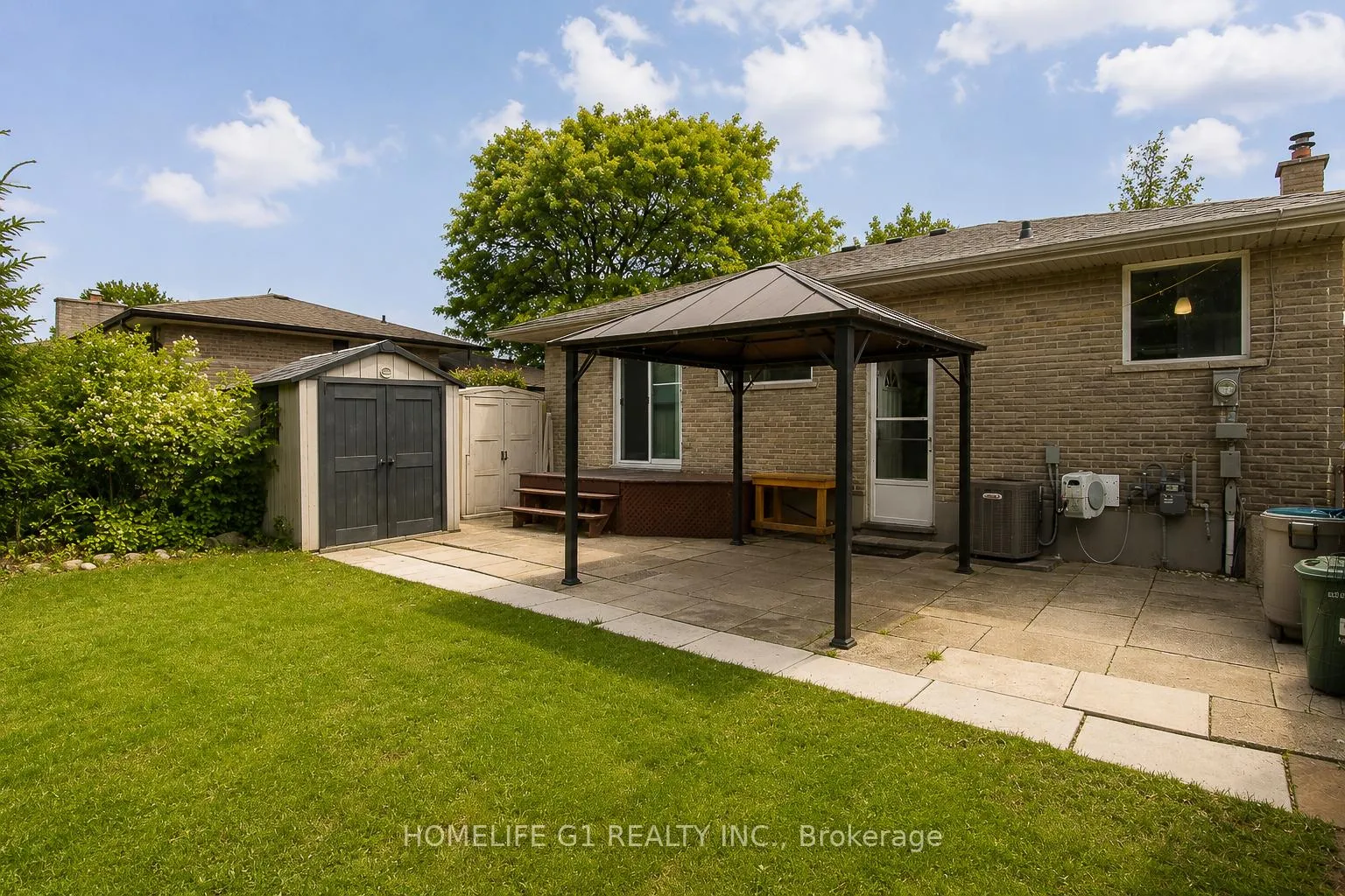 Photo 40 of 409 Hudson Drive, London, East I — HOMEH