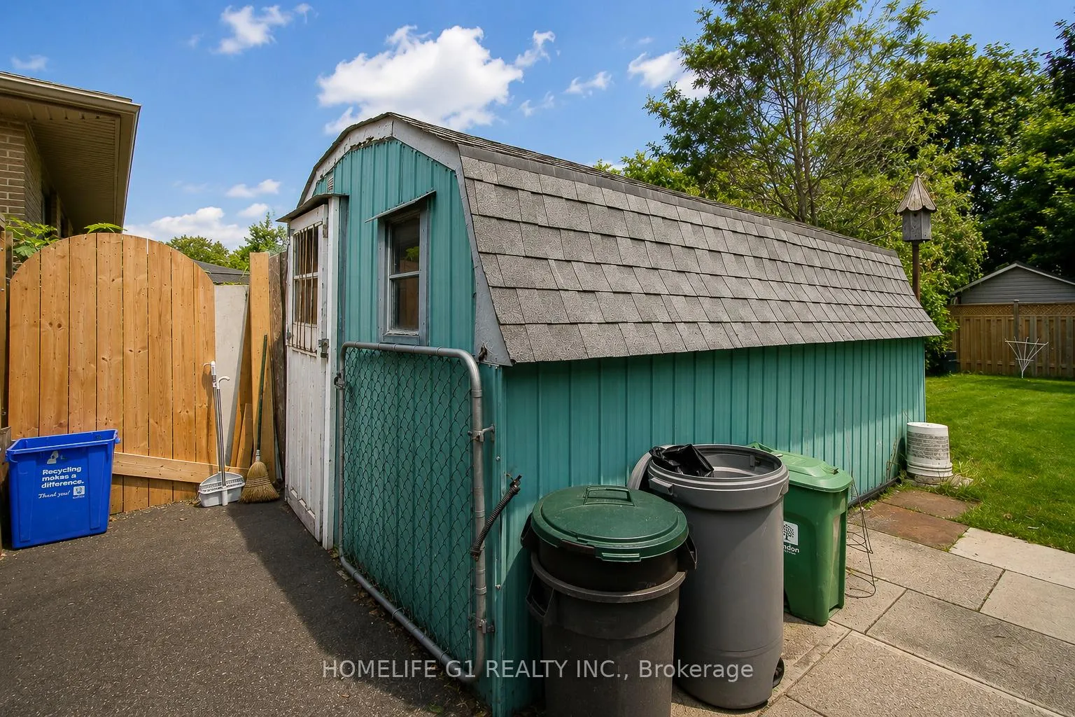 Photo 43 of 409 Hudson Drive, London, East I — HOMEH