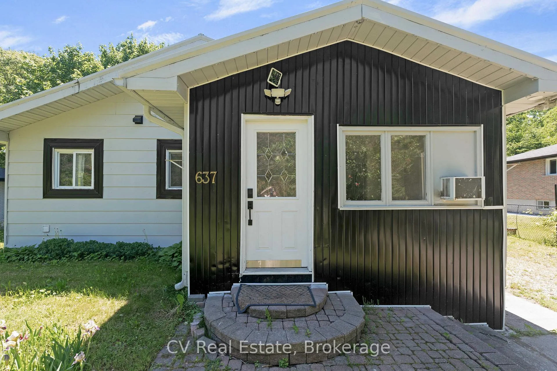 Photo 6 of 637 Pinegrove Avenue, Innisfil, Rural Innisfil — HOMEH