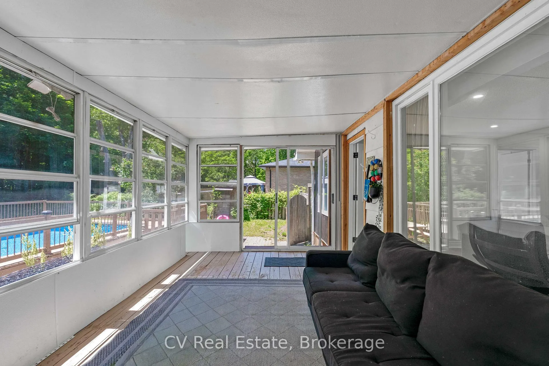 Photo 21 of 637 Pinegrove Avenue, Innisfil, Rural Innisfil — HOMEH