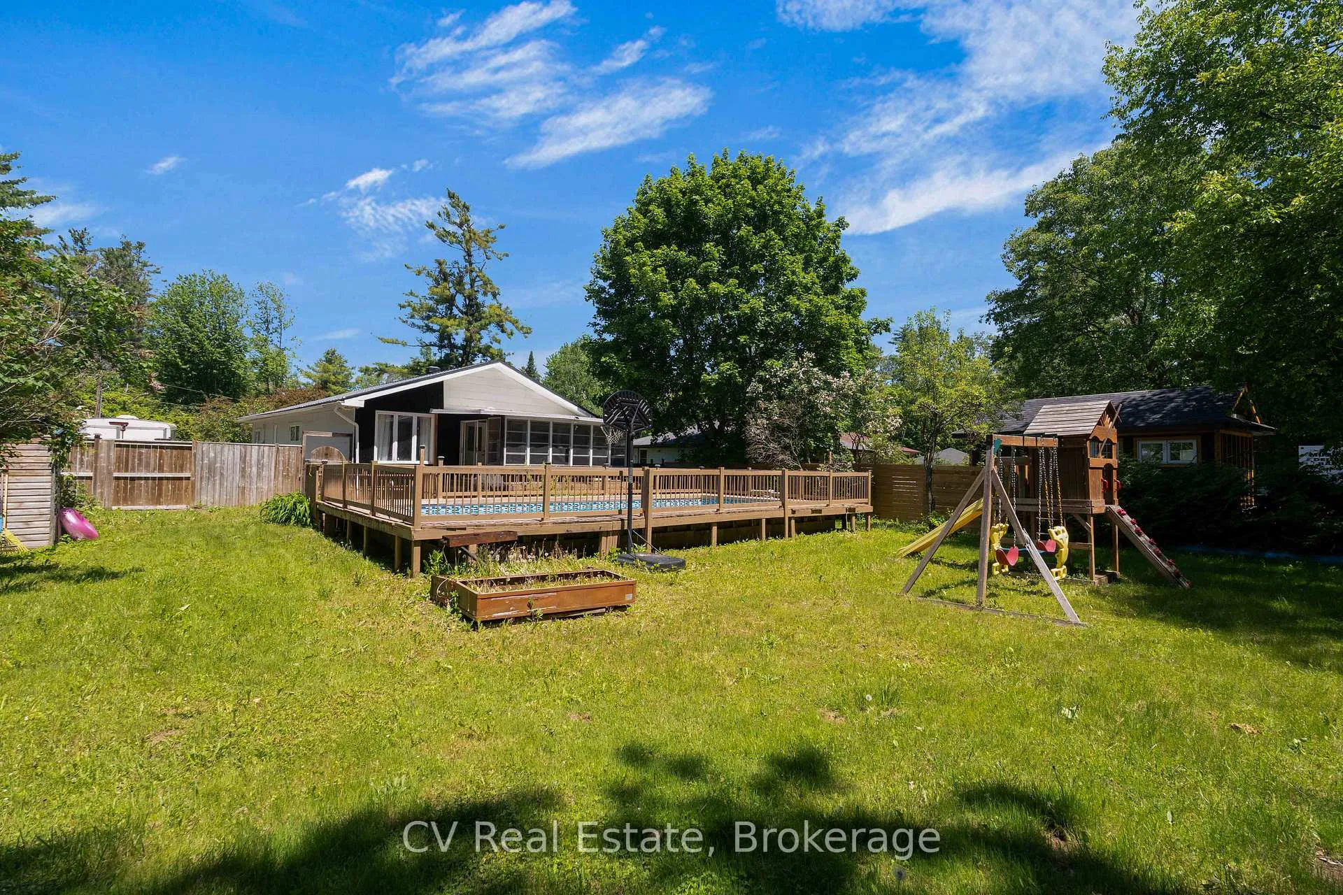 Photo 26 of 637 Pinegrove Avenue, Innisfil, Rural Innisfil — HOMEH