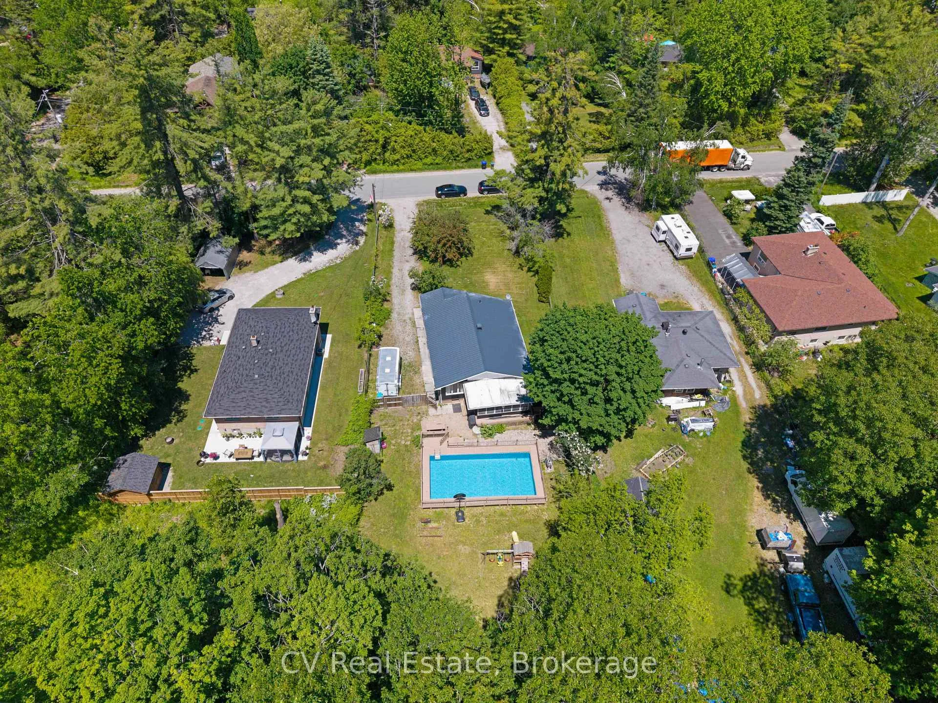 Photo 29 of 637 Pinegrove Avenue, Innisfil, Rural Innisfil — HOMEH