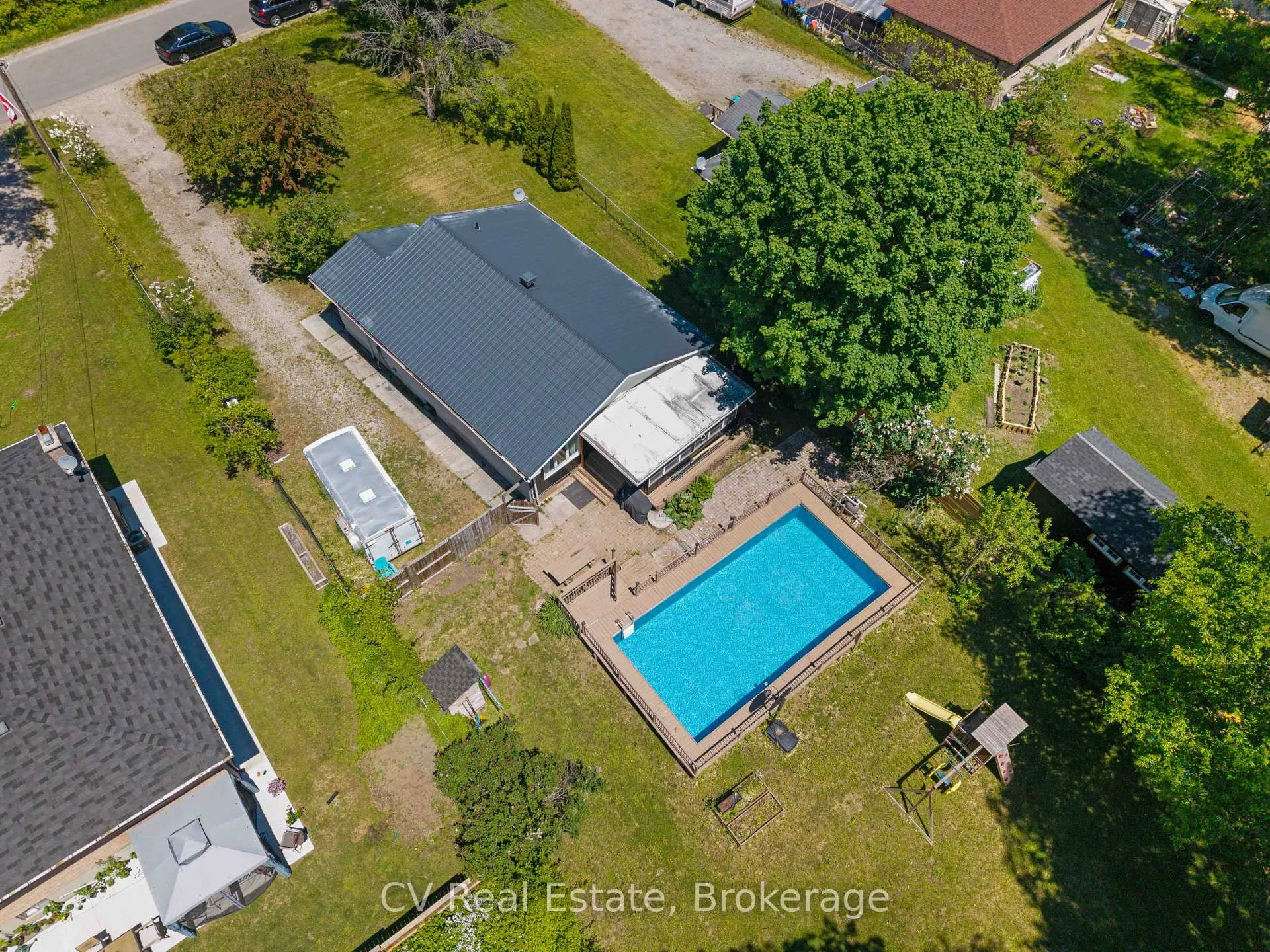 Photo 30 of 637 Pinegrove Avenue, Innisfil, Rural Innisfil — HOMEH