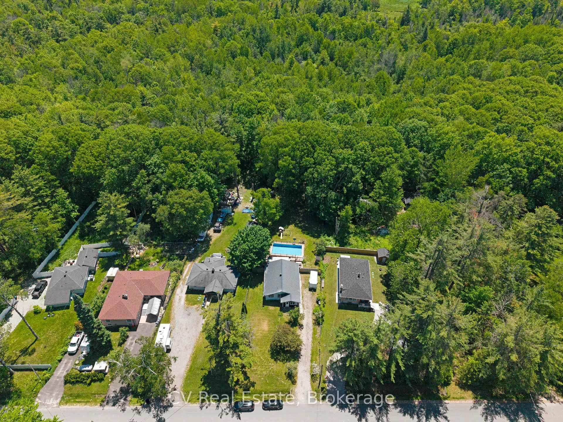 Photo 31 of 637 Pinegrove Avenue, Innisfil, Rural Innisfil — HOMEH