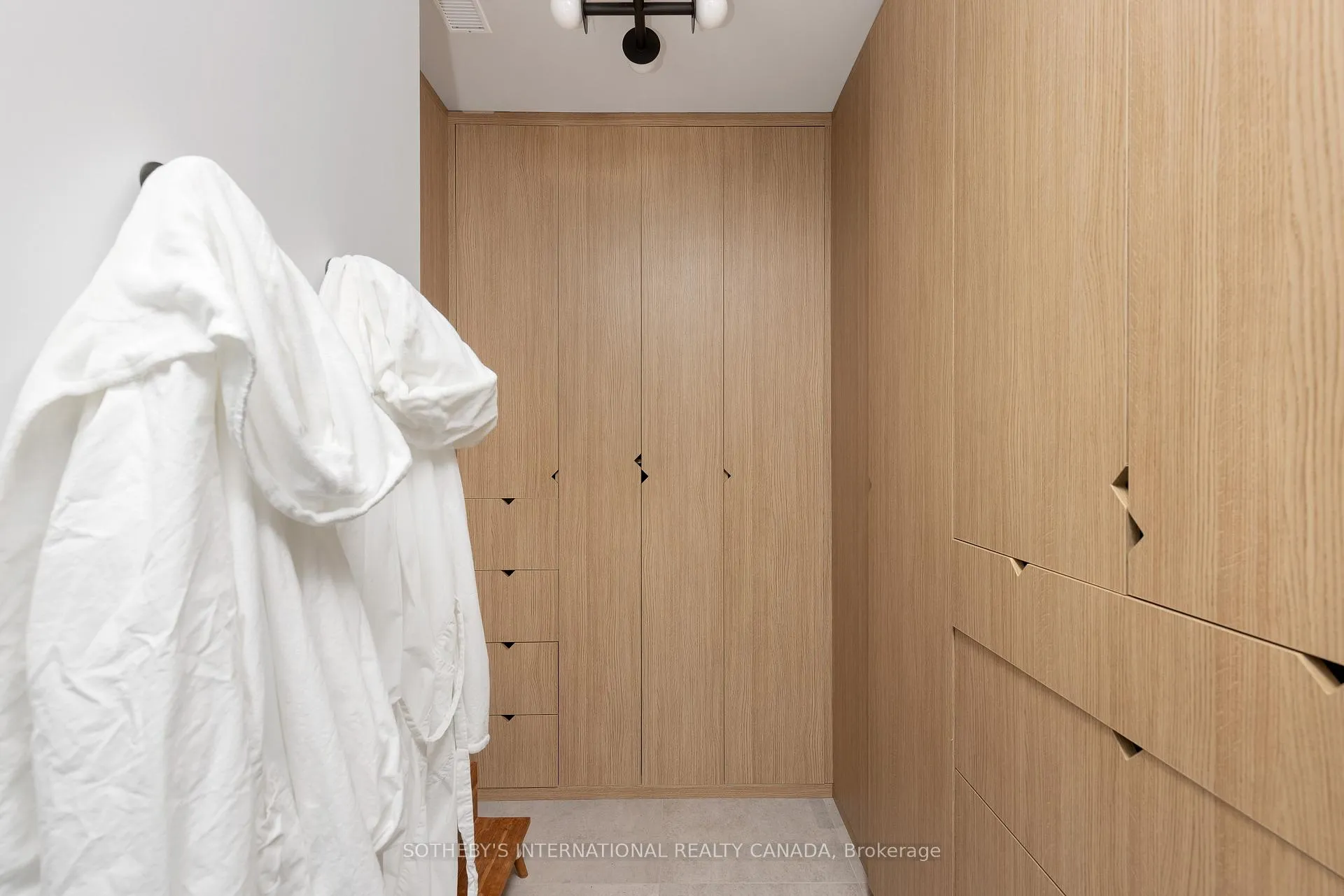 Photo 23 of 122 Macpherson Avenue, Toronto, The Annex — HOMEH