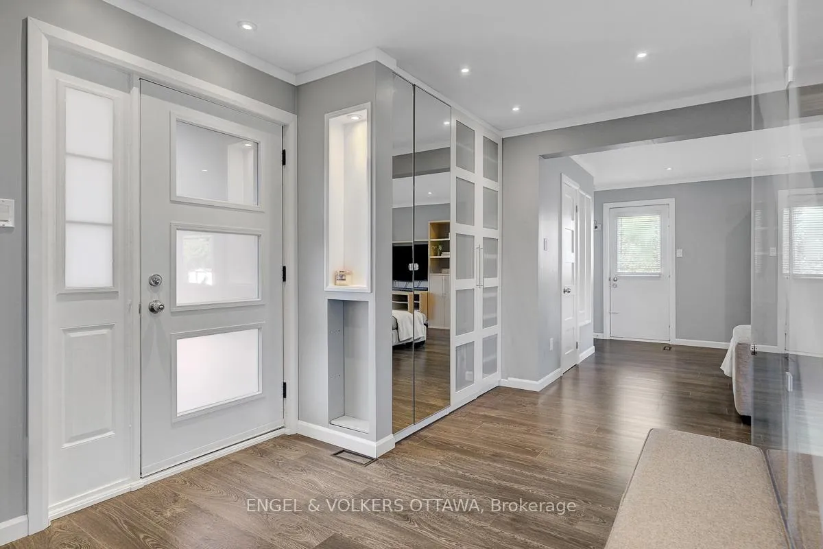 Photo 5 of 6138 Vineyard Drive, Ottawa, Convent Glen — HOMEH