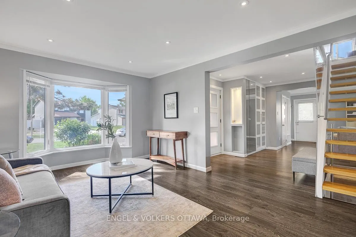 Photo 7 of 6138 Vineyard Drive, Ottawa, Convent Glen — HOMEH
