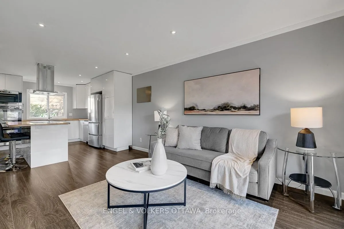 Photo 8 of 6138 Vineyard Drive, Ottawa, Convent Glen — HOMEH