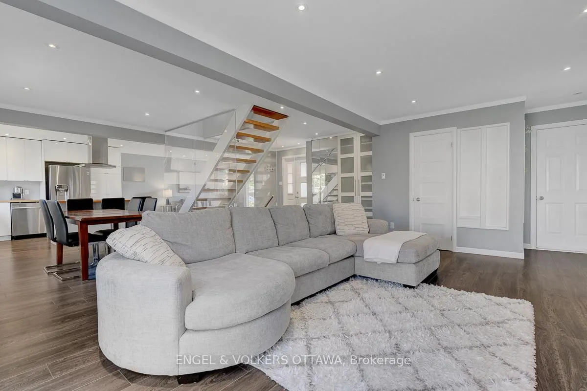 Photo 13 of 6138 Vineyard Drive, Ottawa, Convent Glen — HOMEH