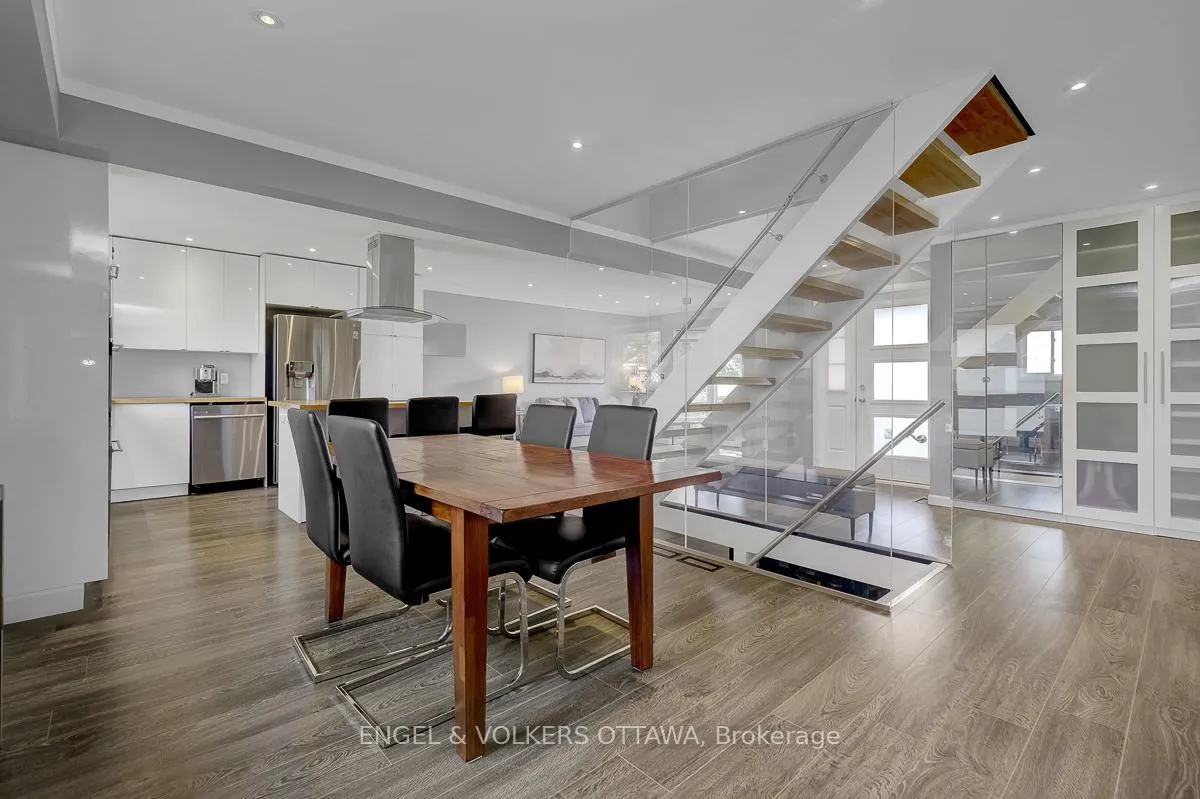 Photo 15 of 6138 Vineyard Drive, Ottawa, Convent Glen — HOMEH