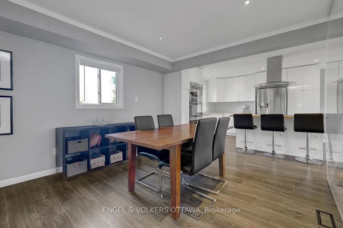 Photo 16 of 6138 Vineyard Drive, Ottawa, Convent Glen — HOMEH