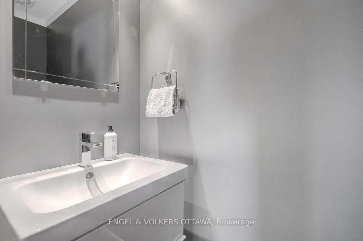 Photo 23 of 6138 Vineyard Drive, Ottawa, Convent Glen — HOMEH