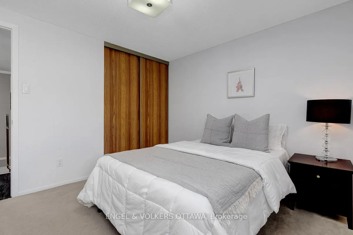 Photo 35 of 6138 Vineyard Drive, Ottawa, Convent Glen — HOMEH