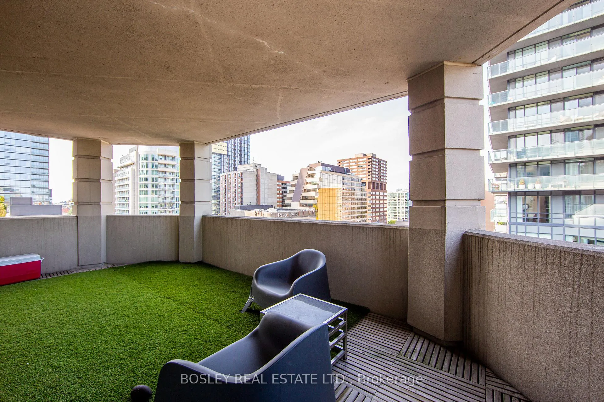 Photo 3 of Unit 1008, 20 Collier Street, Toronto, Rosedale-Moore Park — HOMEH