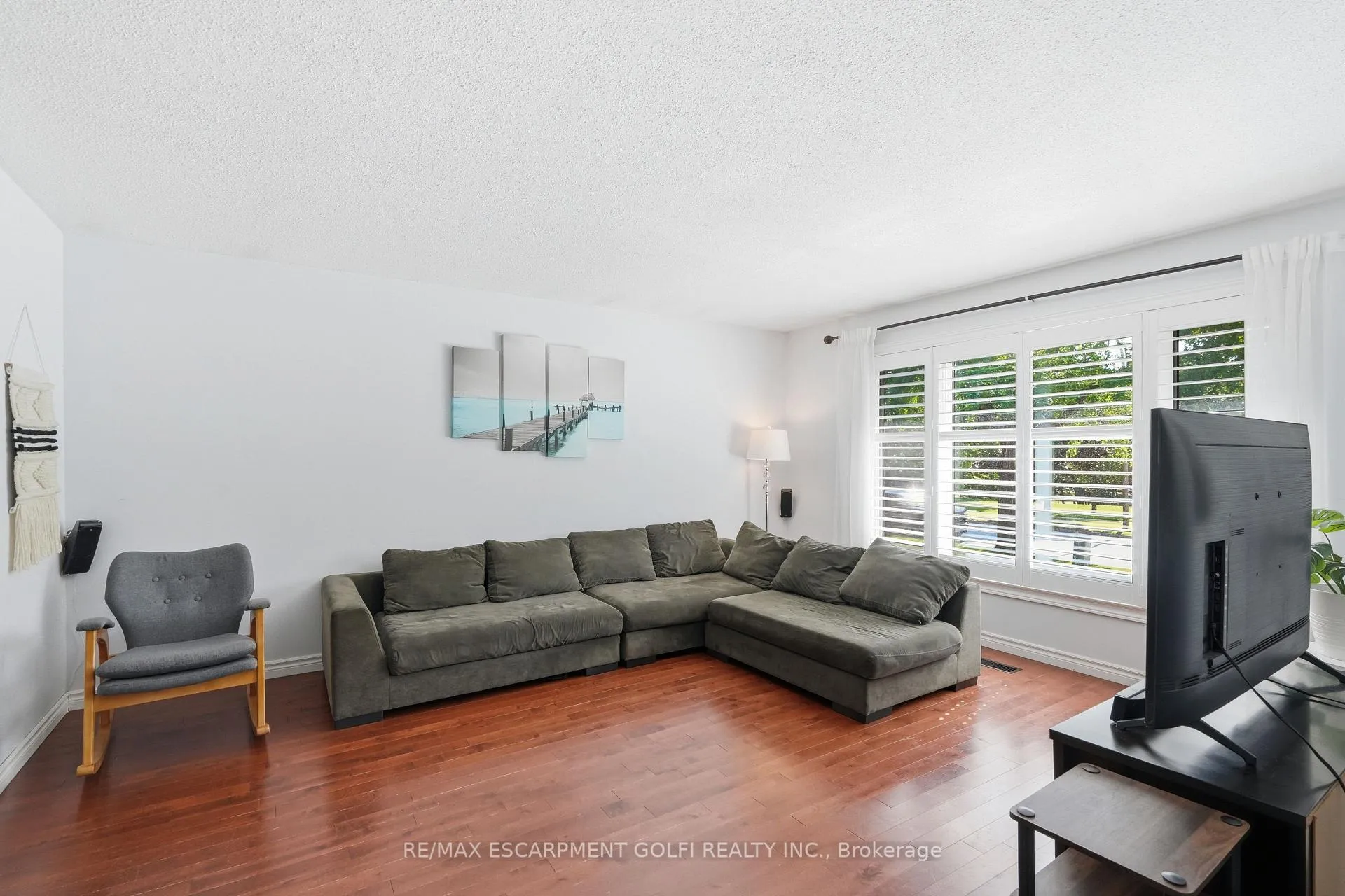 Photo 6 of 33 Debora Drive, Grimsby, Grimsby East — HOMEH
