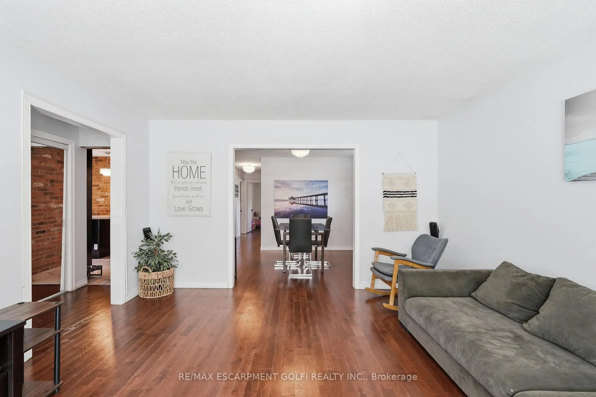 Photo 7 of 33 Debora Drive, Grimsby, Grimsby East — HOMEH