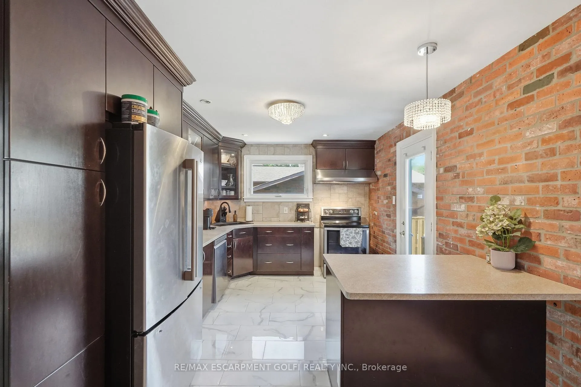 Photo 13 of 33 Debora Drive, Grimsby, Grimsby East — HOMEH