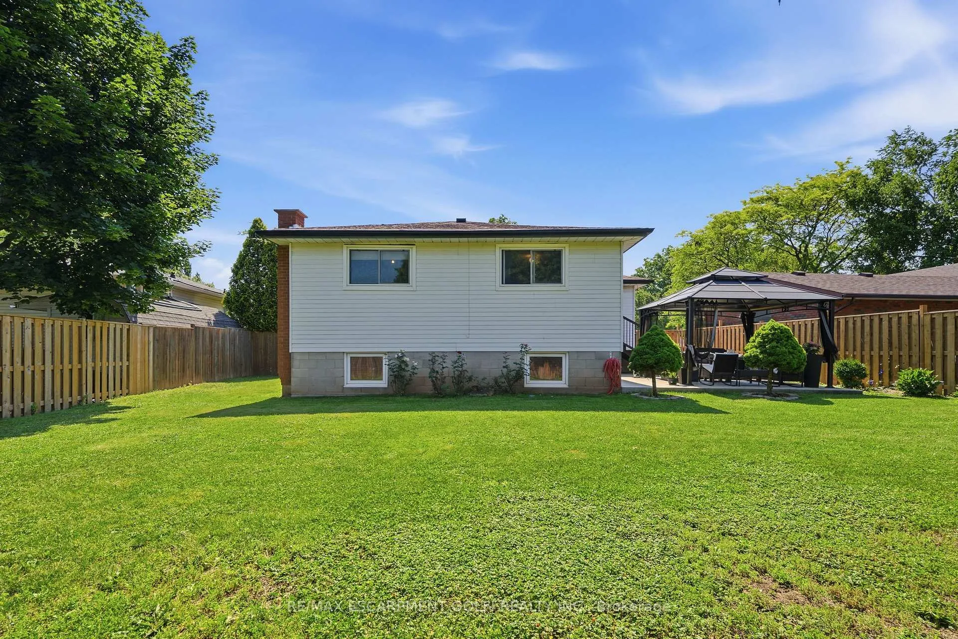 Photo 30 of 33 Debora Drive, Grimsby, Grimsby East — HOMEH