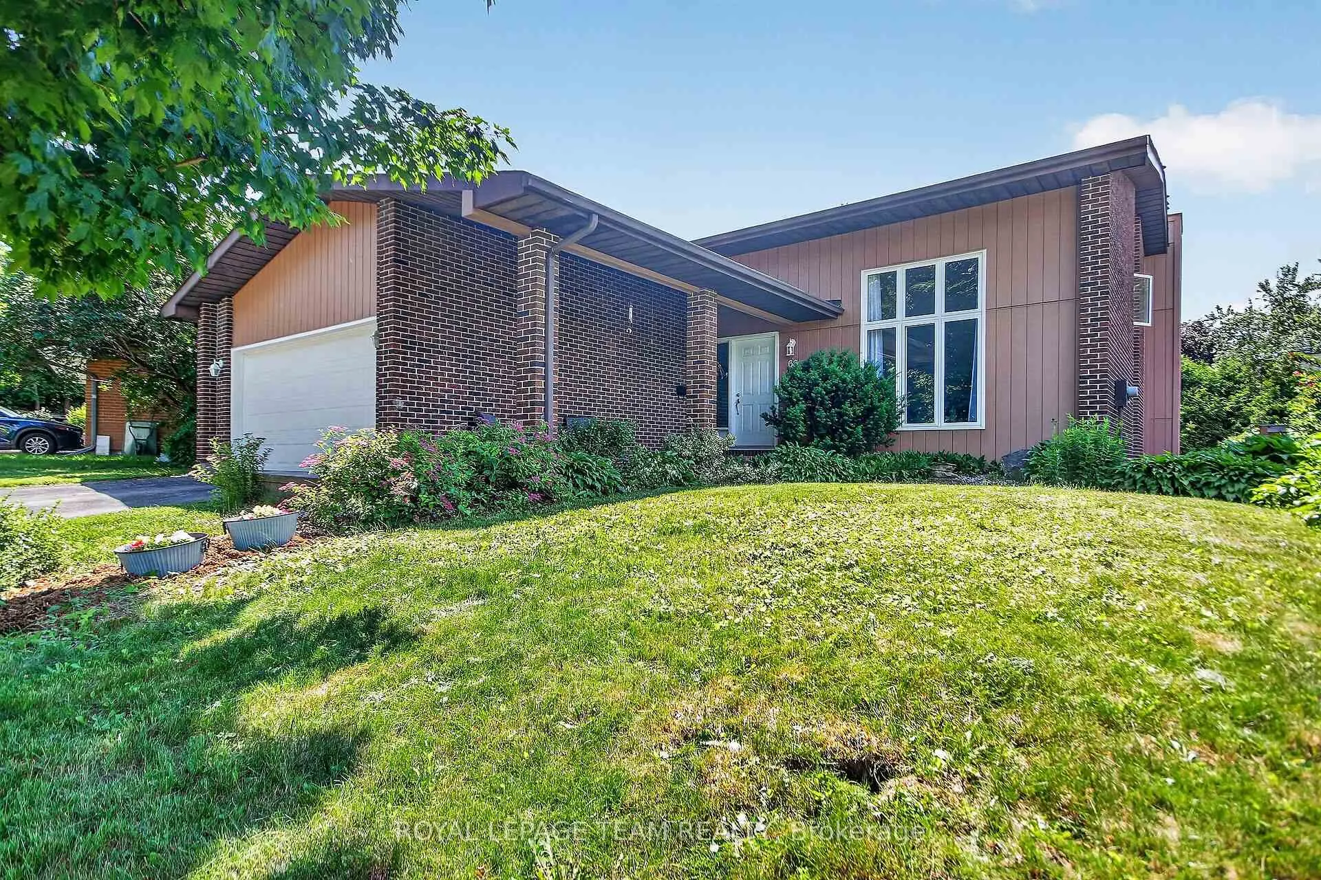 Photo 2 of 66 Beaufort Drive, Ottawa, Kanata - Katimavik — HOMEH