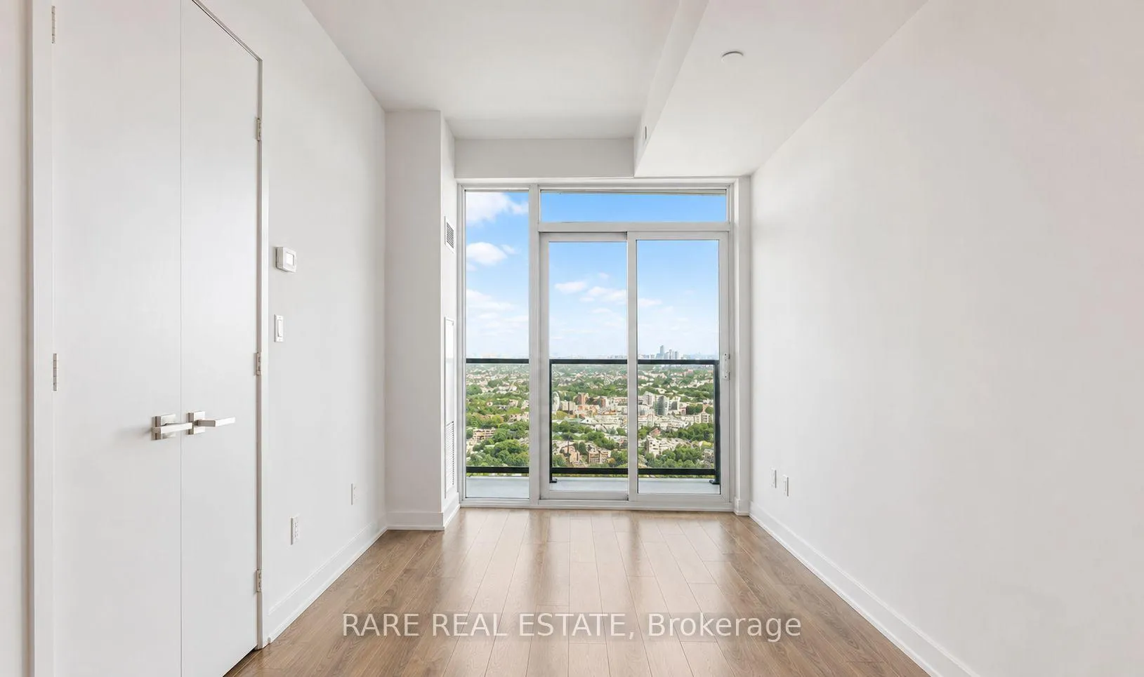 Photo 8 of Unit 1208, 50 Ordnance Street, Toronto, Niagara — HOMEH