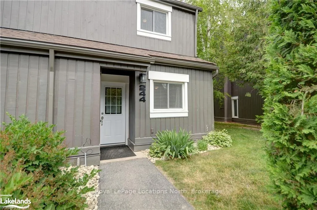 Front of Unit 244, 15 Harbour Street W