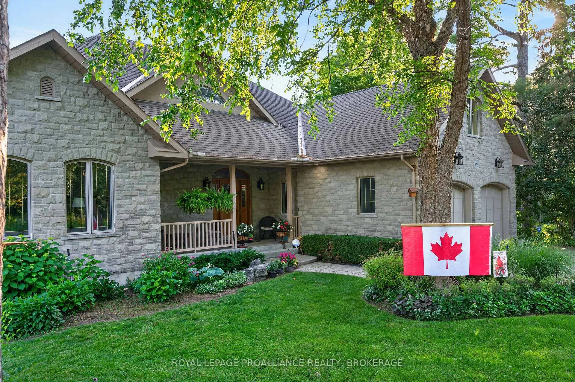 Photo 3 of 178 Nicholson Point Road, Loyalist, Lennox and Addington - South — HOMEH