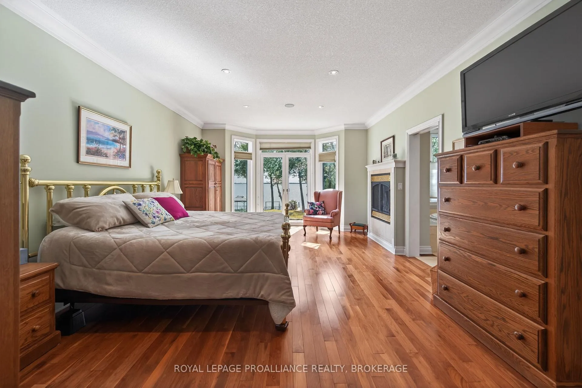 Photo 16 of 178 Nicholson Point Road, Loyalist, Lennox and Addington - South — HOMEH