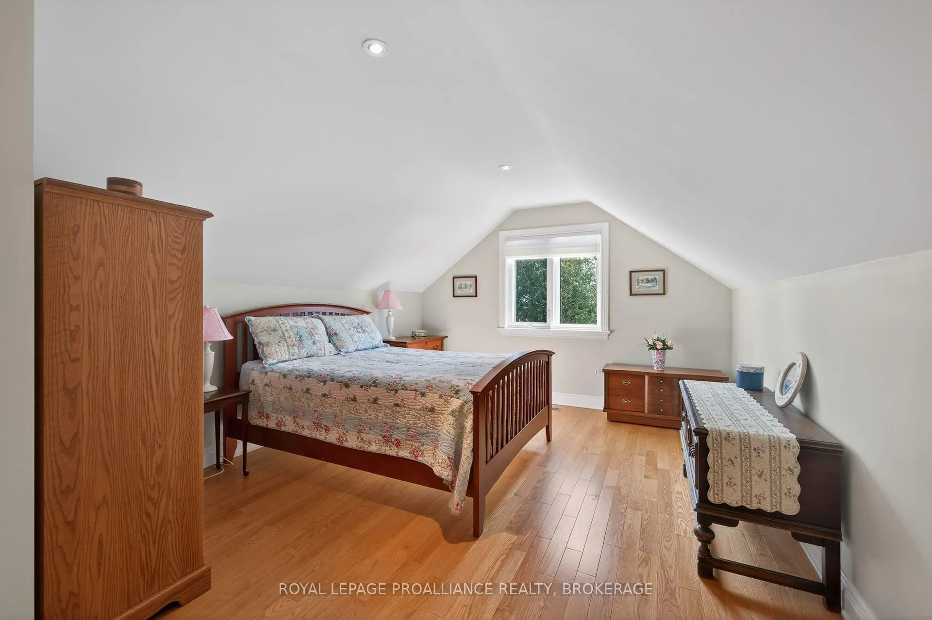 Photo 31 of 178 Nicholson Point Road, Loyalist, Lennox and Addington - South — HOMEH