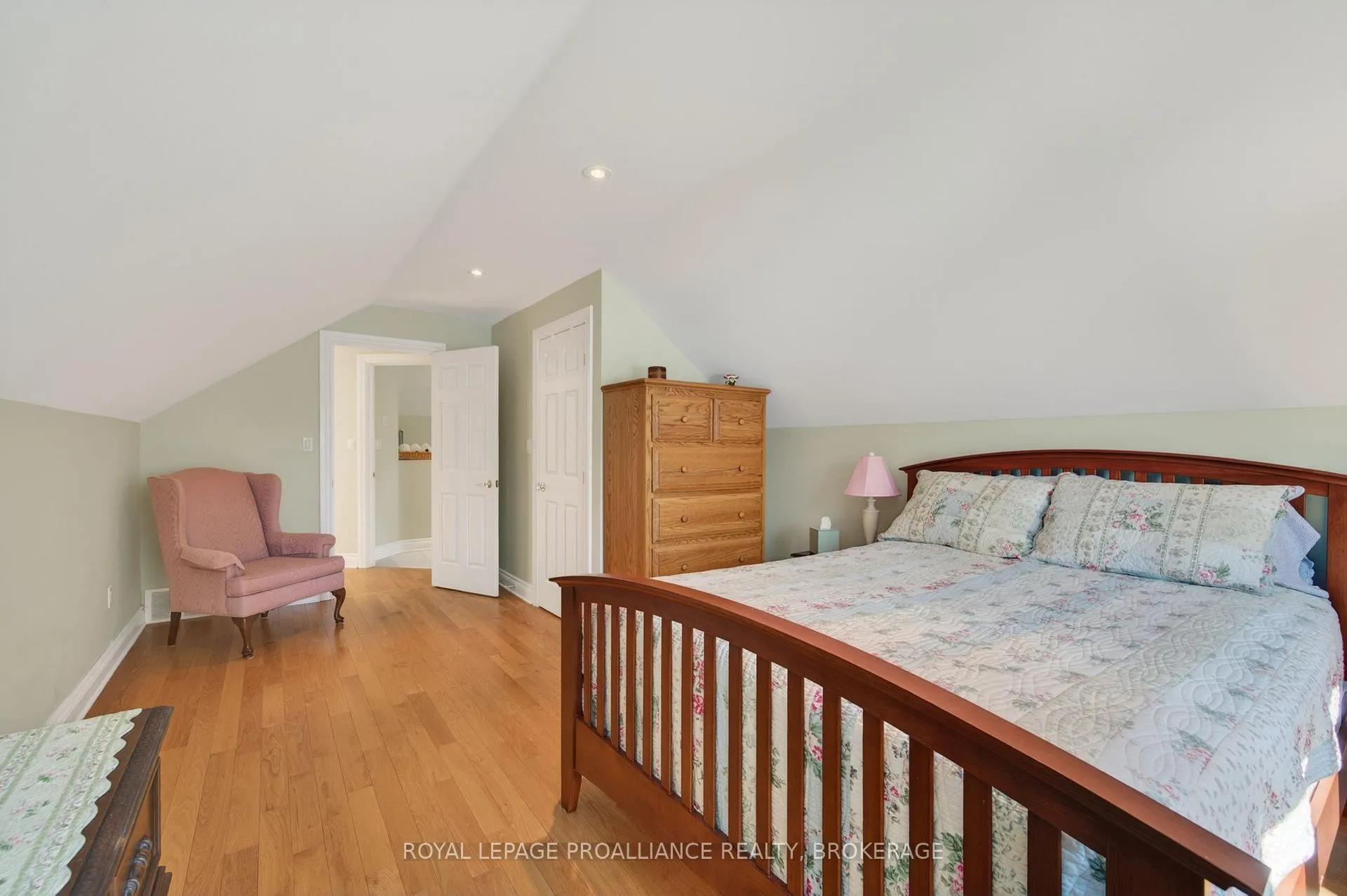 Photo 32 of 178 Nicholson Point Road, Loyalist, Lennox and Addington - South — HOMEH