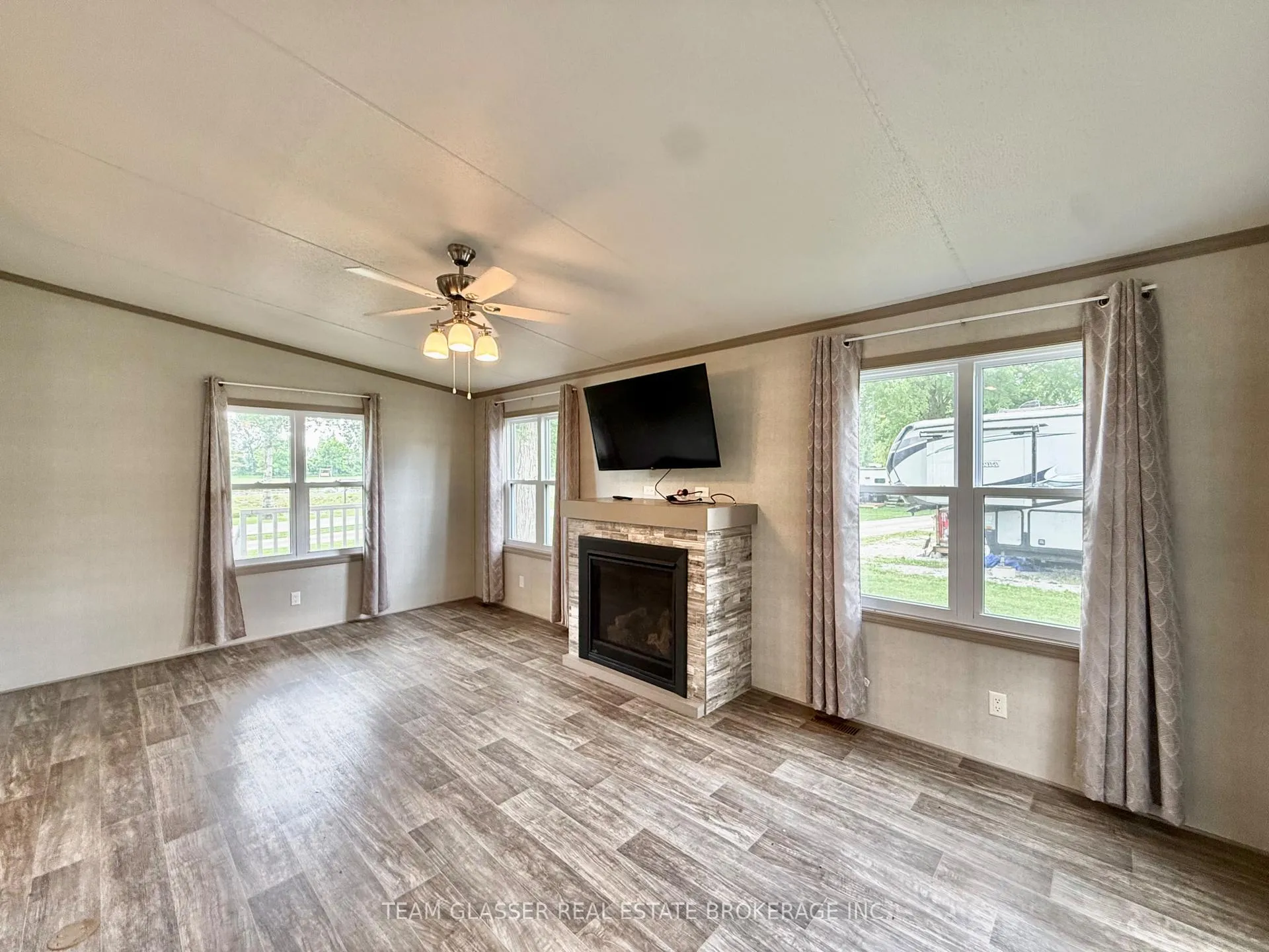 Photo 12 of Unit 2, 24749 Park Street, Strathroy-Caradoc, SW — HOMEH